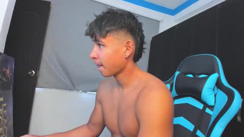 Snapshot of oliver_bray chatting on November 2025 03:29:02 PM Oliver bray online show from November 2025 03:29:02 PM