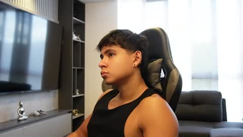 Snapshot of oliver_bray chatting on May 2026 07:41:01 PM Oliver bray online show from May 2026 07:41:01 PM