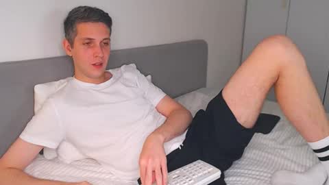 Oliver online show from November 2025 05:23:01 PM