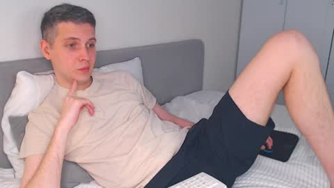 Snapshot of oliver_hort chatting on April 2026 02:28:01 PM Oliver online show from April 2026 02:28:01 PM