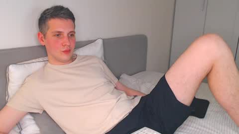 Snapshot of oliver_hort chatting on April 2026 05:34:01 PM Oliver online show from April 2026 05:34:01 PM