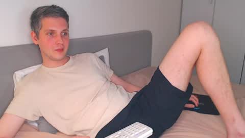Snapshot of oliver_hort chatting on May 2026 05:31:02 PM Oliver online show from May 2026 05:31:02 PM