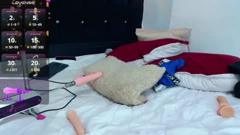 Oliver  Smith online show from December 2024 09:08:02 PM