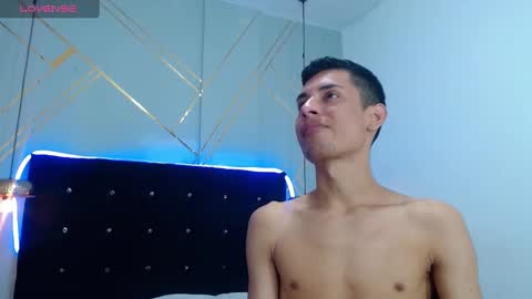 Oliver  Smith online show from January 2025 09:43:01 PM