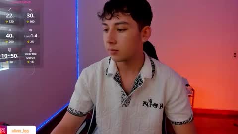 oliveeer online show from November 2025 11:53:02 AM