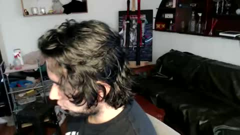 oliver_laid_2023 online show from October 2025 09:19:02 PM