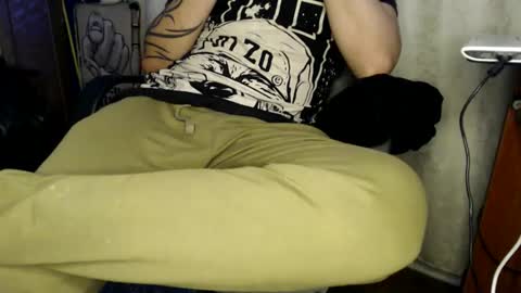 oliver_laid_2023 online show from November 2025 01:11:01 AM