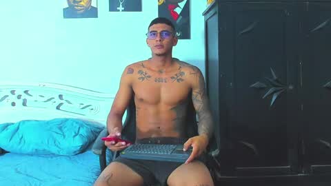 oliver_smith_2 online show from May 2026 04:35:02 PM
