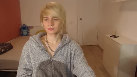 Oliver online show from November 2025 02:37:02 AM