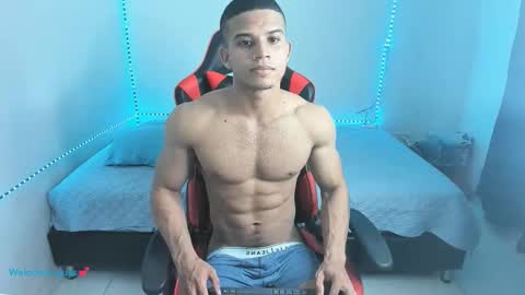 Snapshot of oliver_thompsson chatting on April 2026 02:06:01 AM oliver thompsson online show from April 2026 02:06:01 AM