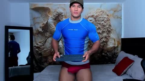 Snapshot of oliver_tommy chatting on December 2025 12:10:01 PM oliver_tommy online show from December 2025 12:10:01 PM