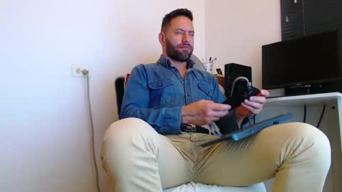 oliver online show from March 2026 02:50:02 PM