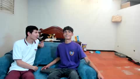 Snapshot of oliverhot2005 chatting on February 2025 09:15:02 PM oliverhot2005 online show from February 2025 09:15:02 PM