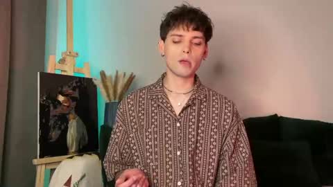 Snapshot of oliverlawrence chatting on June 2026 05:13:02 PM oliverlawrence online show from June 2026 05:13:02 PM