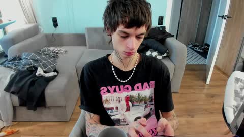 oliverrgroove online show from December 2024 08:23:02 AM