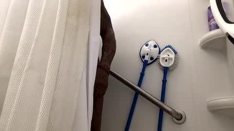 Snapshot of olivertwist1273 chatting on December 2024 06:04:02 PM olivertwist1273 online show from December 2024 06:04:02 PM