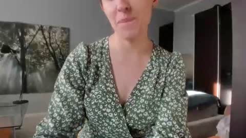 olivia__dream online show from June 2026 04:18:01 PM