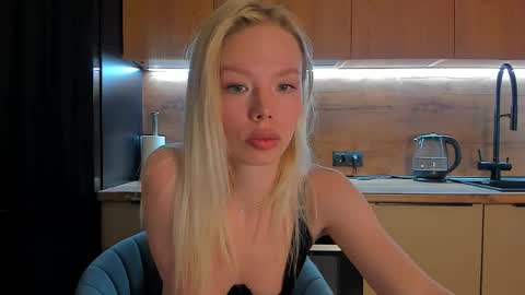Snapshot of olivia_bells chatting on April 2026 09:01:01 PM Olivia 3 online show from April 2026 09:01:01 PM