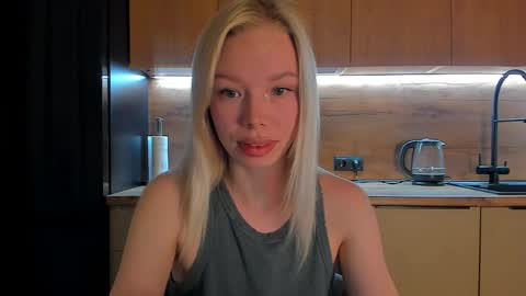 Snapshot of olivia_bells chatting on May 2026 09:20:02 PM Olivia 3 online show from May 2026 09:20:02 PM