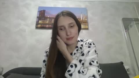 Olivia online show from October 2025 08:40:01 PM