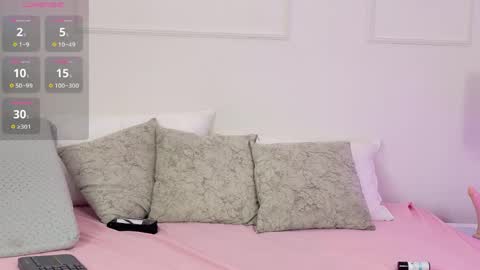 olivia_flamme online show from June 2026 02:33:01 PM