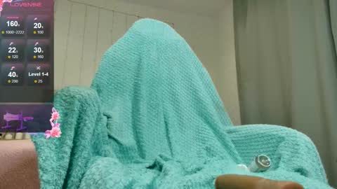 Olivia Hi guys Follow me  online show from December 2025 12:27:01 AM