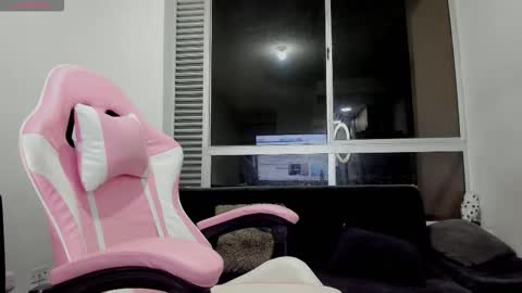 olivia_martine online show from December 2025 04:39:02 AM