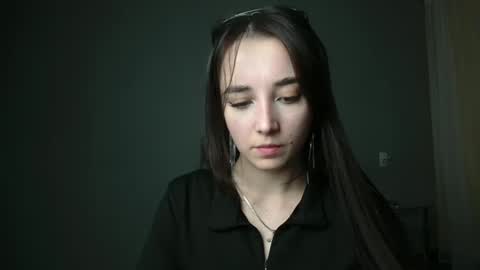 Snapshot of olivia_oliv chatting on March 2025 09:42:02 PM Olivia online show from March 2025 09:42:02 PM