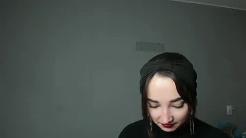 Olivia online show from December 2025 01:38:02 PM