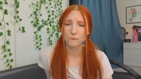  OLIVIA    online show from November 2025 07:08:02 PM