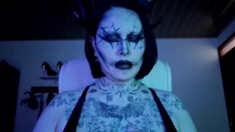   online show from October 2025 02:25:02 PM