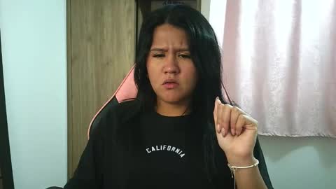 Olivia online show from November 2025 12:26:01 PM