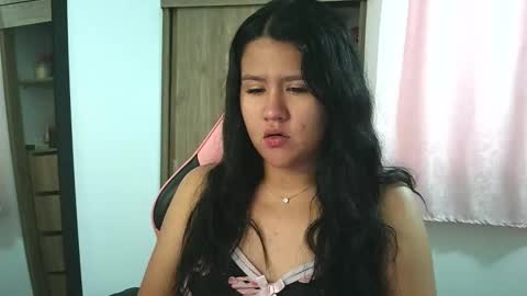 Olivia online show from November 2025 01:51:01 PM