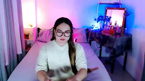 Snapshot of olivia_xxo chatting on June 2026 06:14:01 AM olivia_xxo online show from June 2026 06:14:01 AM