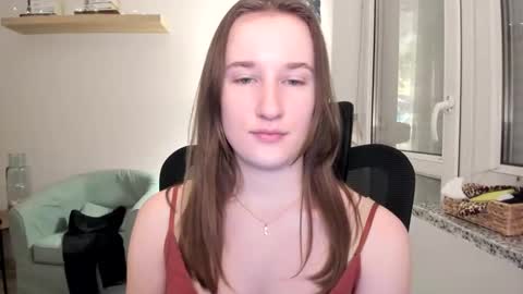 Oliwiaa2004 online show from January 2025 06:00:01 PM