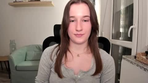 Oliwiaa2004 online show from March 2025 10:24:02 PM