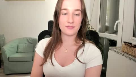 Oliwiaa2004 online show from September 2025 07:04:01 PM