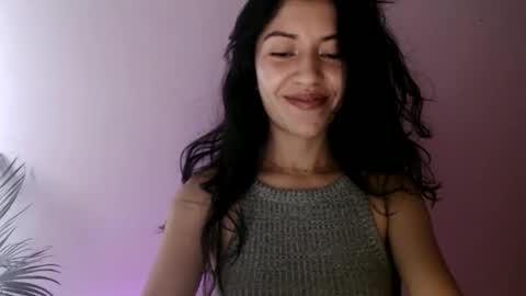 Snapshot of oliviaaa__ chatting on May 2026 04:37:01 PM oliviaaa__ online show from May 2026 04:37:01 PM