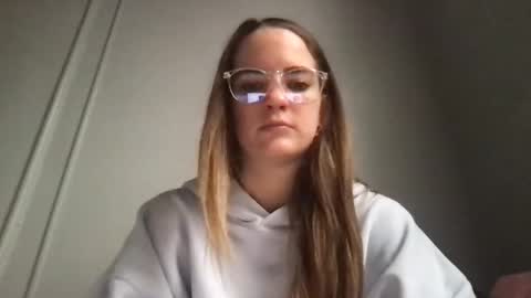 oliviaaraee online show from February 2026 06:12:02 PM