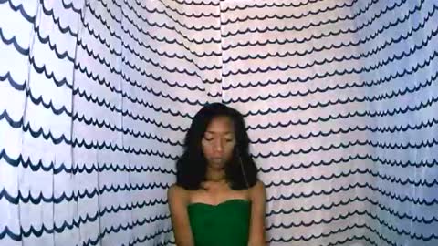 oliviah27 online show from October 2025 07:14:02 PM