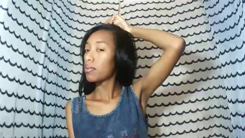 oliviah27 online show from November 2025 10:01:02 AM