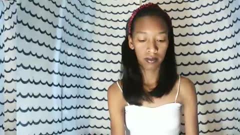 oliviah27 online show from November 2025 06:08:01 PM