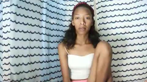 oliviah27 online show from November 2025 08:44:01 PM