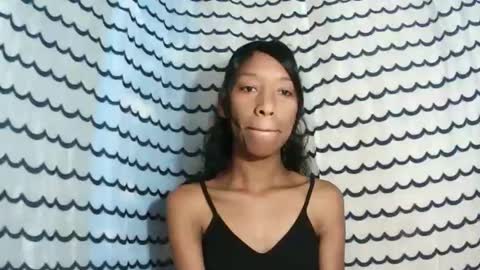 oliviah27 online show from December 2025 07:00:01 PM