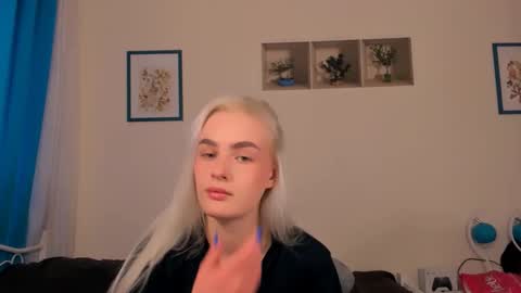 oliviaBeauty online show from April 2026 01:42:02 PM