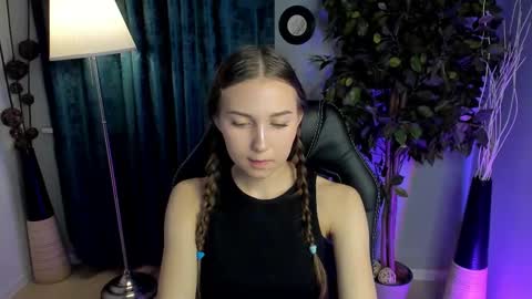 Snapshot of olivialangs chatting on March 2026 11:59:01 AM olivialangs online show from March 2026 11:59:01 AM