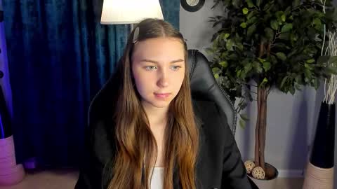 Snapshot of olivialangs chatting on March 2026 11:32:02 AM olivialangs online show from March 2026 11:32:02 AM