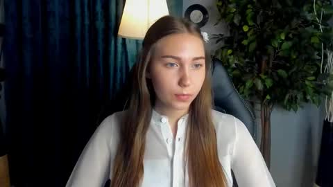 Snapshot of olivialangs chatting on March 2026 02:06:02 PM olivialangs online show from March 2026 02:06:02 PM