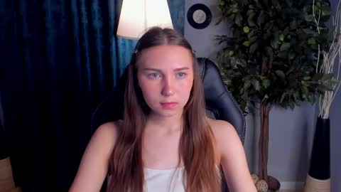 Snapshot of olivialangs chatting on April 2026 11:30:02 AM olivialangs online show from April 2026 11:30:02 AM