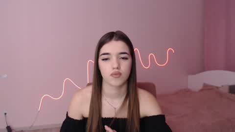 Olivia online show from January 2025 07:28:01 PM